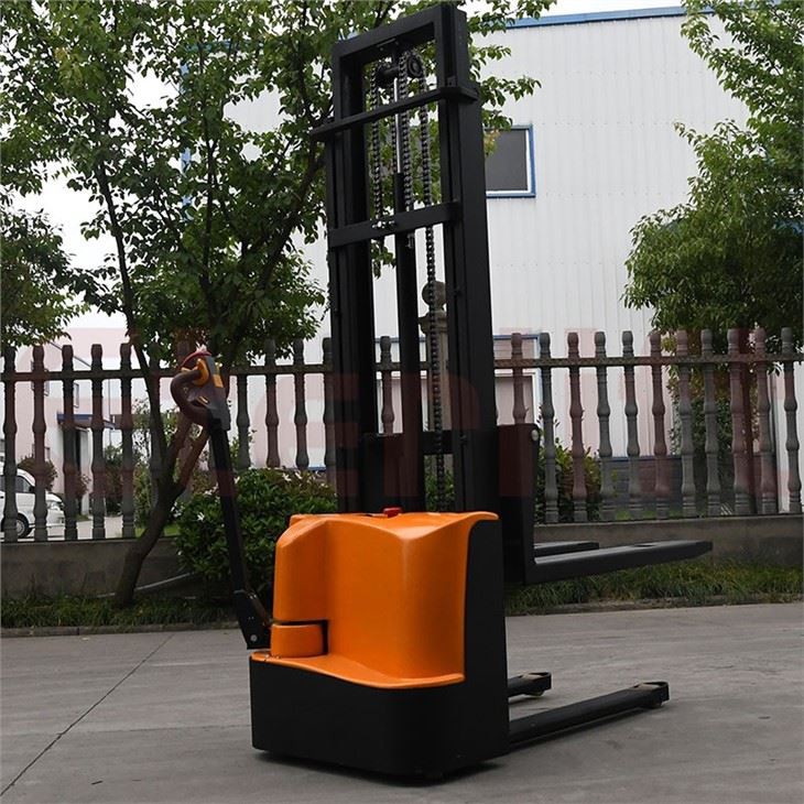 Straddle Stacker Forklift