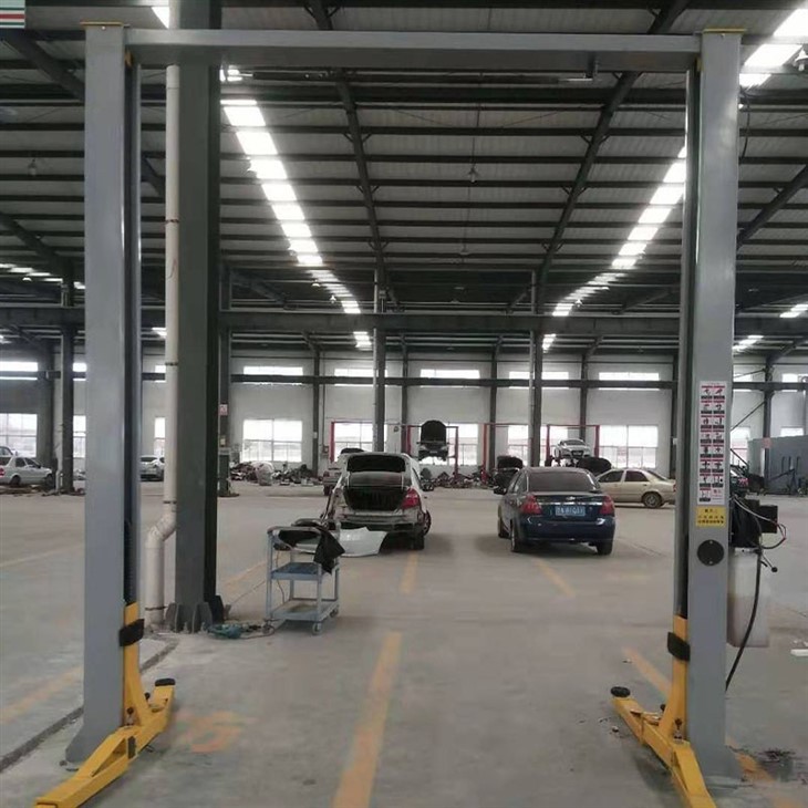 Overhead 2 Post Car Lifts
